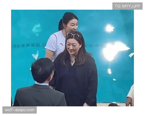 伏明霞买菜那画面,网友:奥运冠军和邻家大嫂没区别? 伏明霞买菜那画面,网友:奥运冠军和邻家大嫂没区别?